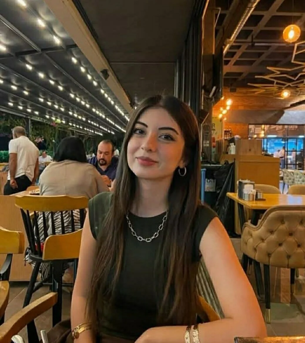 Başımız Sağolsun KOÜ Tıp Fakültesinden Mezun Olan Dr. Beyza Nur Pürmüz'ü elim bir kaza sonucu kaybetmenin Üzüntüsü içindeyiz. Meslektaşımıza rahmet, kederli ailesine ve tıp camiasına başsağlığı dileriz.
