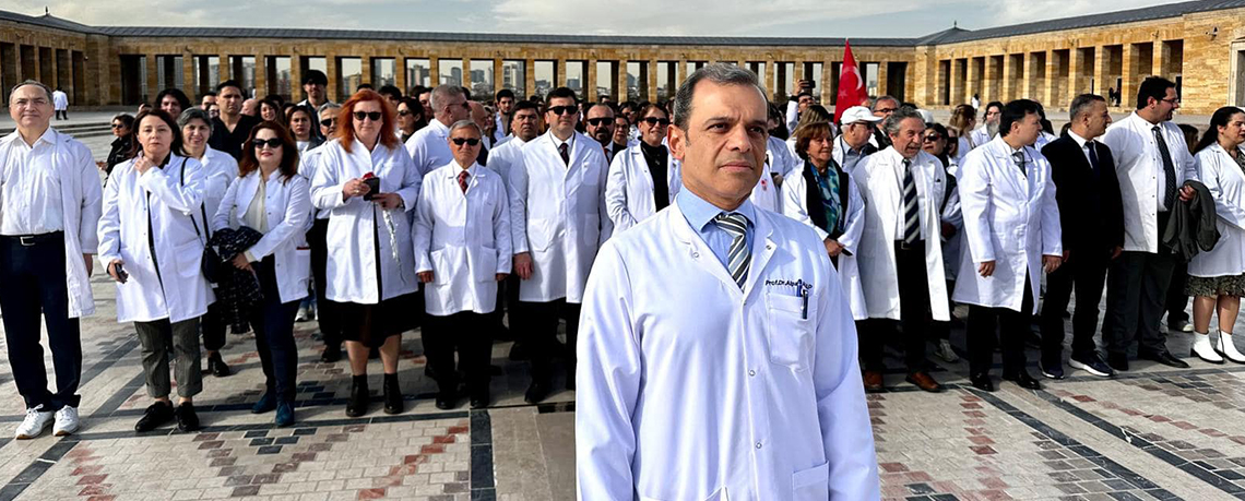 Türk Tabipleri Birliği Anıtkabir'i Ziyaret Etti. Kocaeli Tabip Odası Olarak Biz De Oradaydık